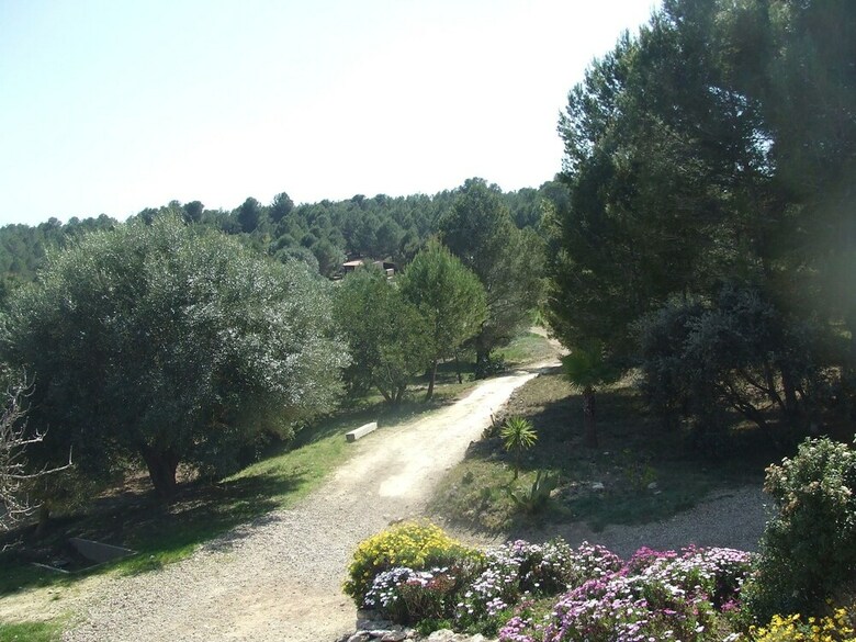 Comfortable Cottage In Renau Costa Dorada With Roofed Patio