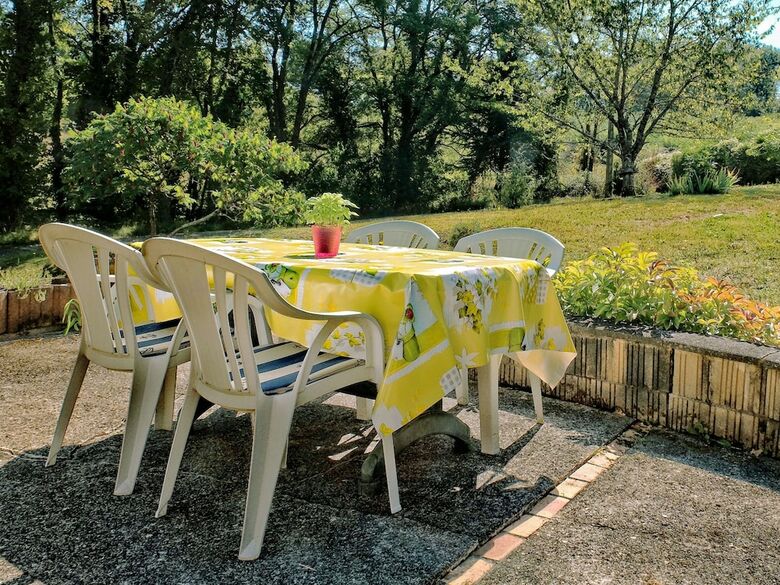 Spacious Holiday Home In Anglars-nozac With Swimming Pool