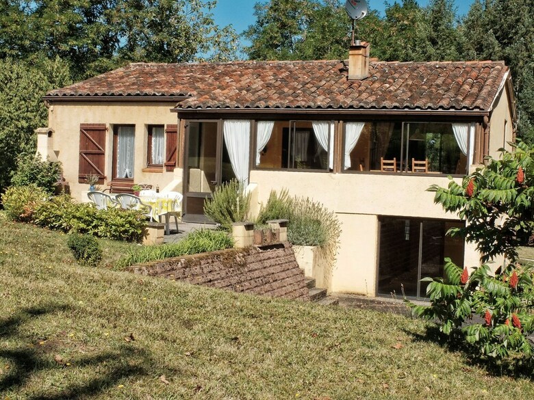Spacious Holiday Home In Anglars-nozac With Swimming Pool