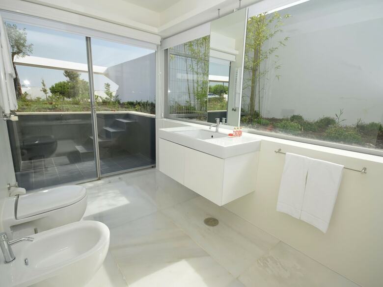 Modern Villa In �bidos Lisbon With Garden And Pool