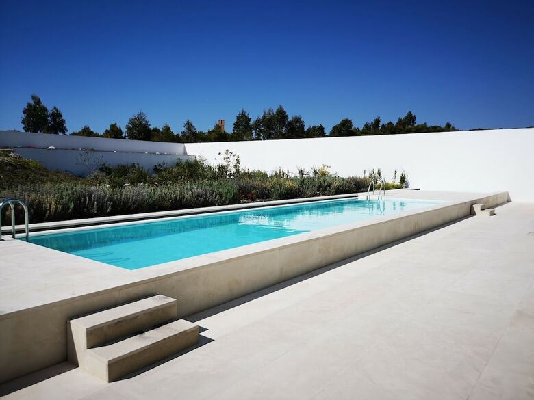 Modern Villa In �bidos Lisbon With Garden And Pool