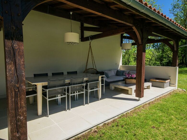 Luxurious Holiday Home In Buzon With Private Pool