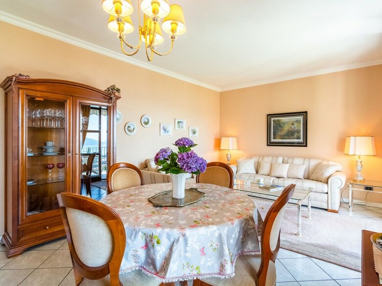 Luxurious Holiday Home In Verbania With Balcony