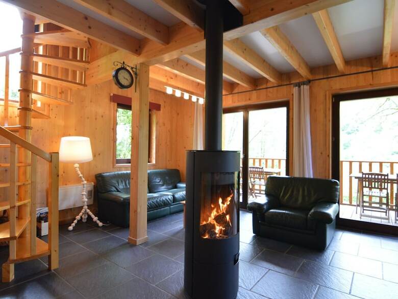 Comfortable Modern Chalet With Wood Finish