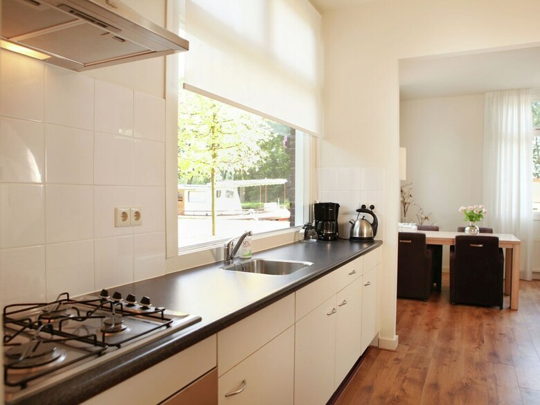 Cozy Holiday Home By The Canal In Dwingeloo