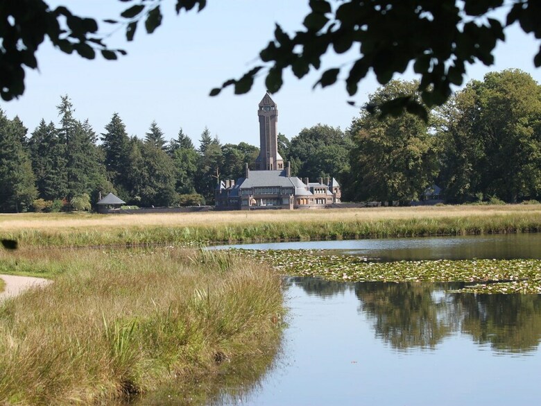 Tasteful Chalet With Veranda In The Veluwe