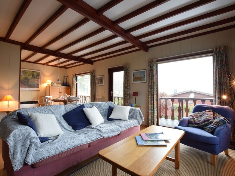 Comfortable Cottage Near Lake Cherapont