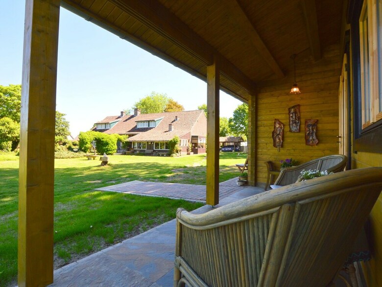 Cosy Chalet In Lottum With Garden