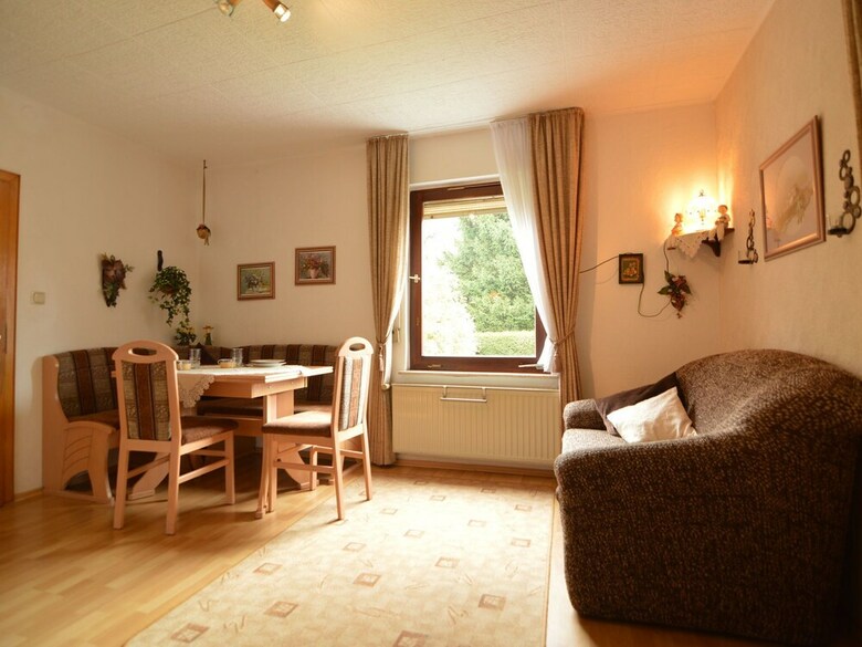 Spacious Apartment In Deudesfeld With Garden