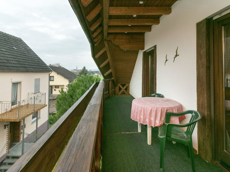 Warm Apartment In Bombogen With Private Parking