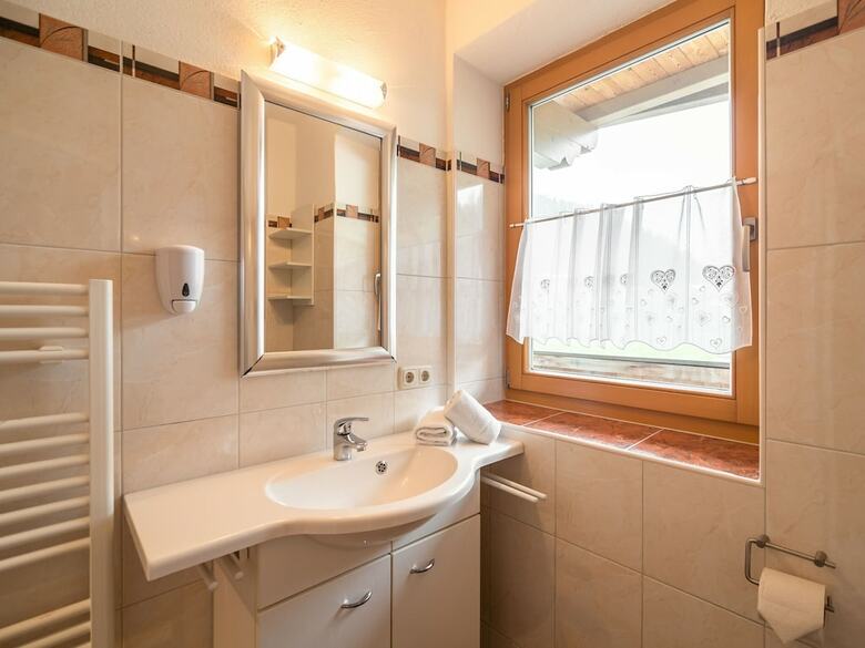 Spacious Apartment In Ellmau With Parking