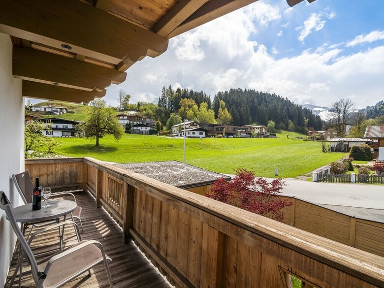 Spacious Apartment In Ellmau With Parking