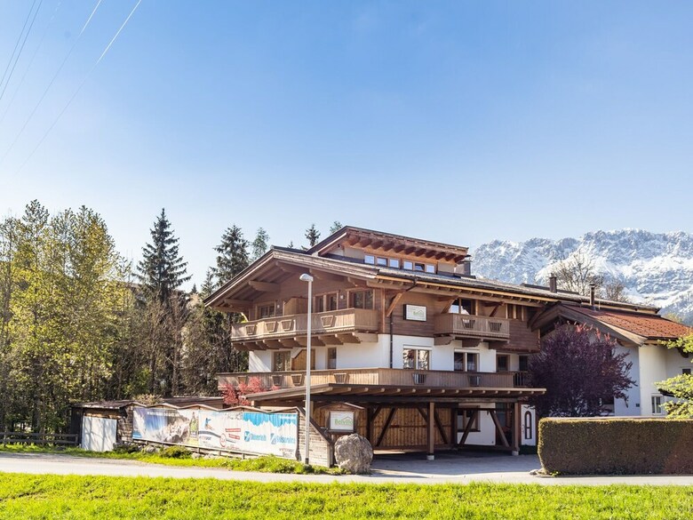Spacious Apartment In Ellmau With Parking