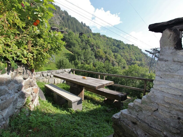 Very Open Chalet With Comfortable And Rustic D�cor