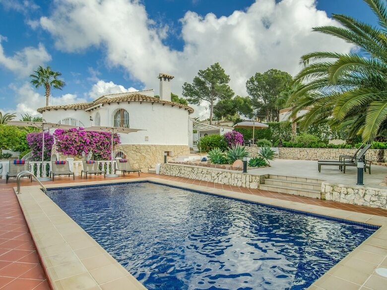 Gorgeous Villa With Private Pool And Near Golf Course And Beach