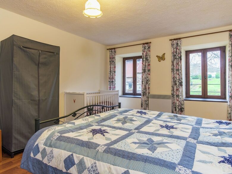 Lovely Holiday Home Amidst Meadows In Sourdeval-les-bois