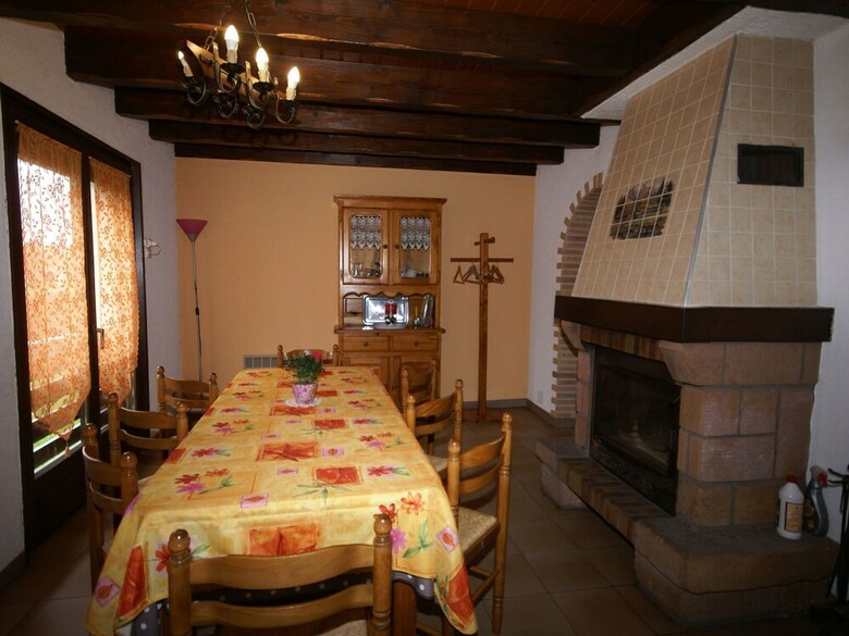 Large And Cosy Chalet, Beautiful Surroundings
