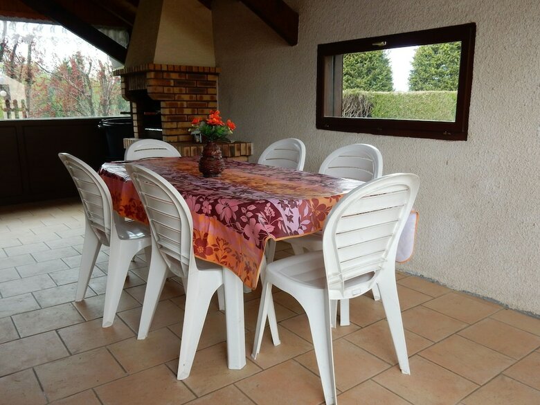 Large And Cosy Chalet, Beautiful Surroundings