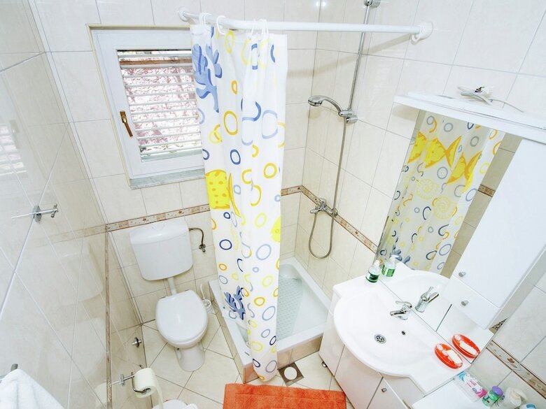 Villa Spacious Holiday Home With Private Infinity Pool, Superb Garden, Terrace, Bbq,