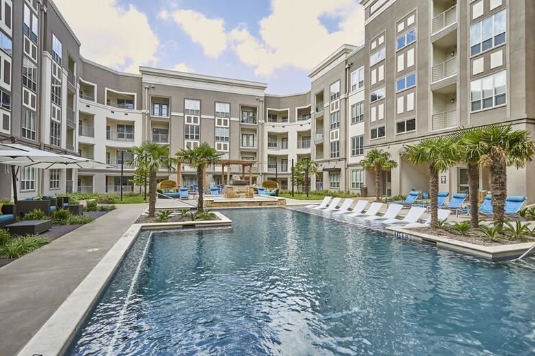 Downtown River Apartments By Barsala
