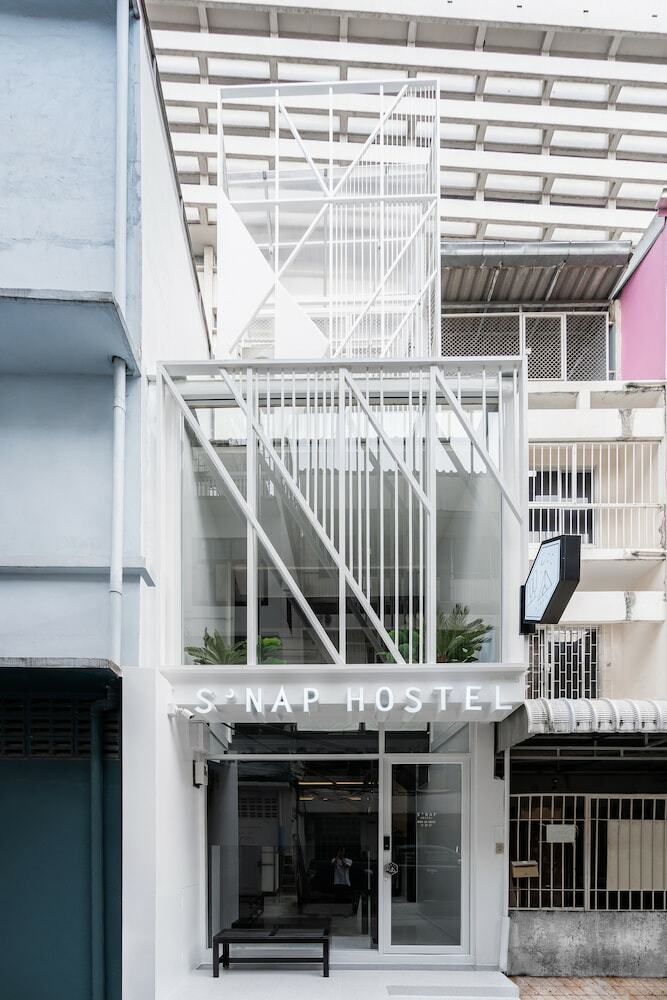 Hostal S'nap Hostel