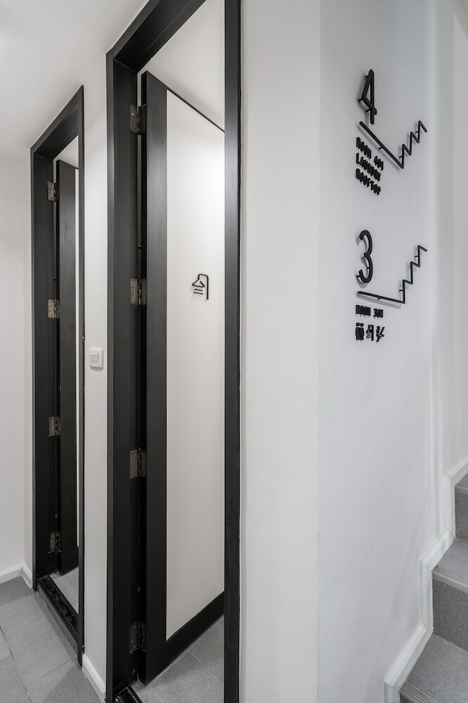 Hostal S'nap Hostel