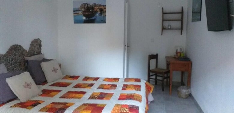 Bed & Breakfast Les 3 Secs Chambre D'h�te Ind�pendante