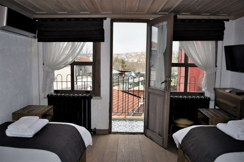 Rooftop Balat Rooms & Apartments Turkuaz Olive