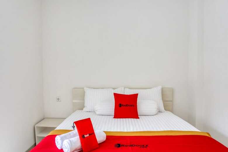 Hotel Reddoorz @ Plemburan Jakal 2