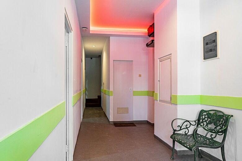 Hotel Reddoorz Near Pecenongan 2