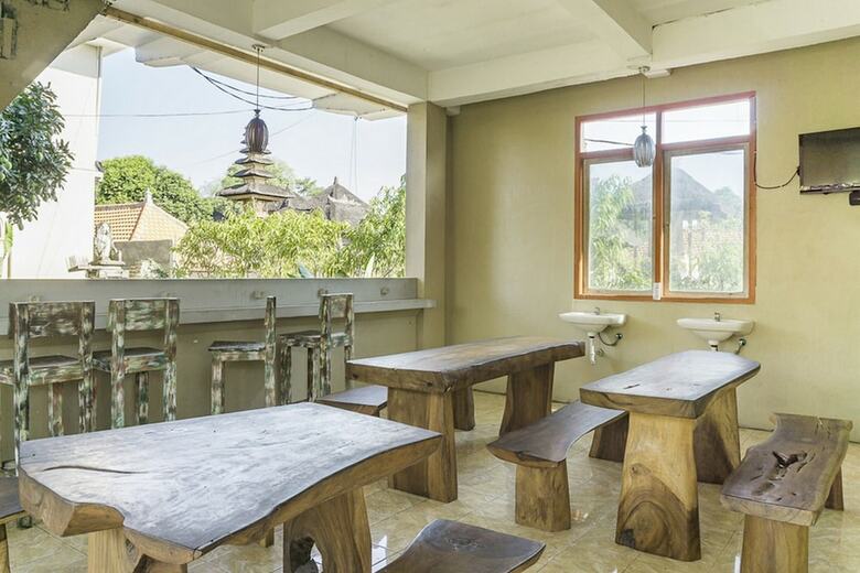 Hotel Reddoorz Hostel Near Ubud Palace
