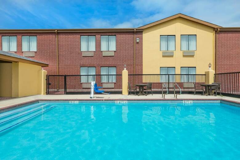 Motel Super 8 By Wyndham Bay City