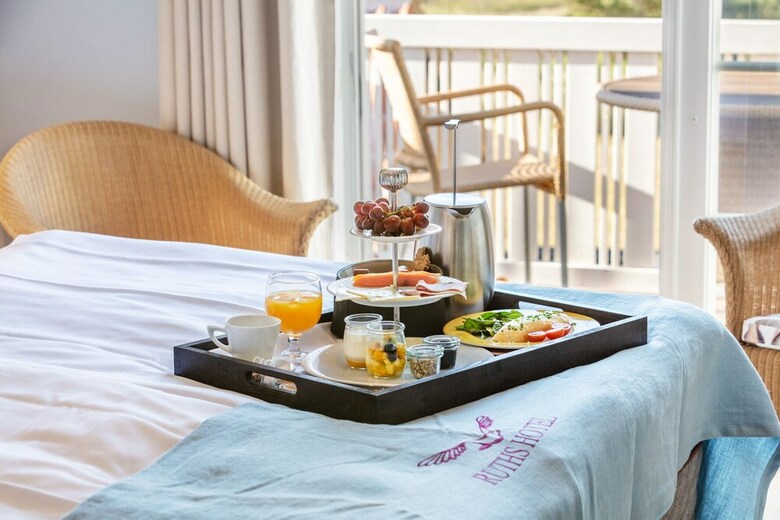 Ruths Hotel
