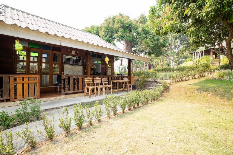 Hotel Oyo 766 Zompo Baan Din Resort