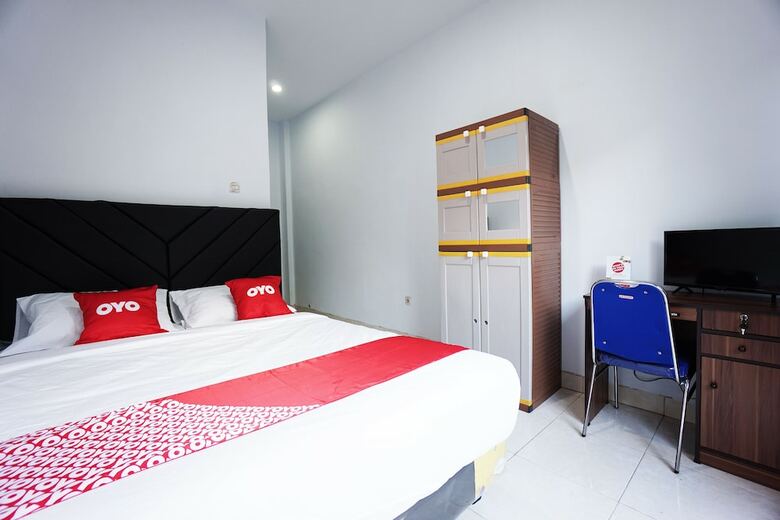Hostal Oyo 2566 Putri Kesia Rooms