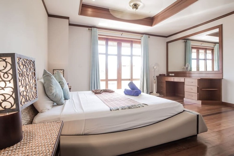 7 Bedroom Twin Villas On Beach Front Resort Tg48/25