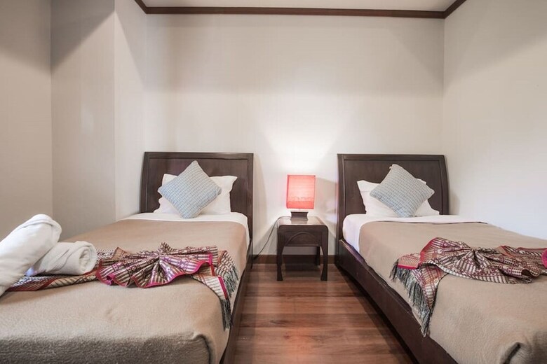 7 Bedroom Twin Villas On Beach Front Resort Tg48/25
