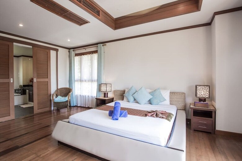 7 Bedroom Twin Villas On Beach Front Resort Tg48/25