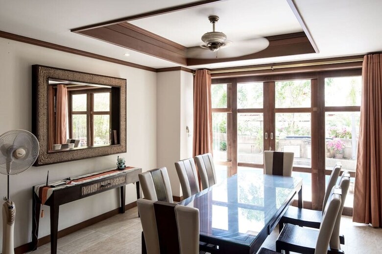 7 Bedroom Twin Villas On Beach Front Resort Tg48/25
