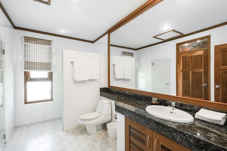 7 Bedroom Twin Villas On Beach Front Resort Tg48/25