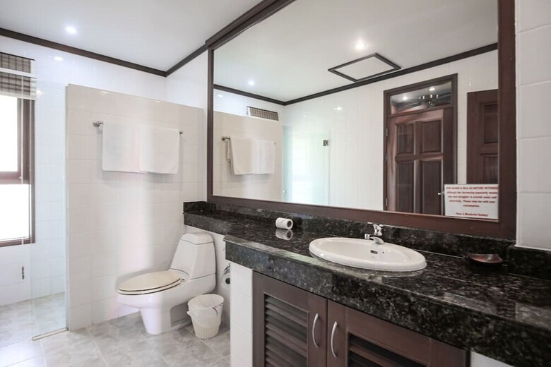 7 Bedroom Twin Villas On Beach Front Resort Tg48/25