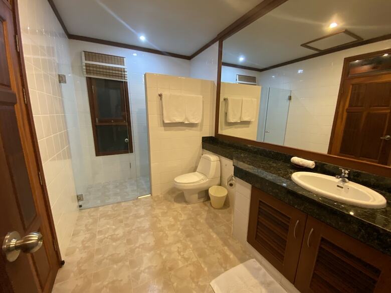 7 Bedroom Twin Villas On Beach Front Resort Tg48/25