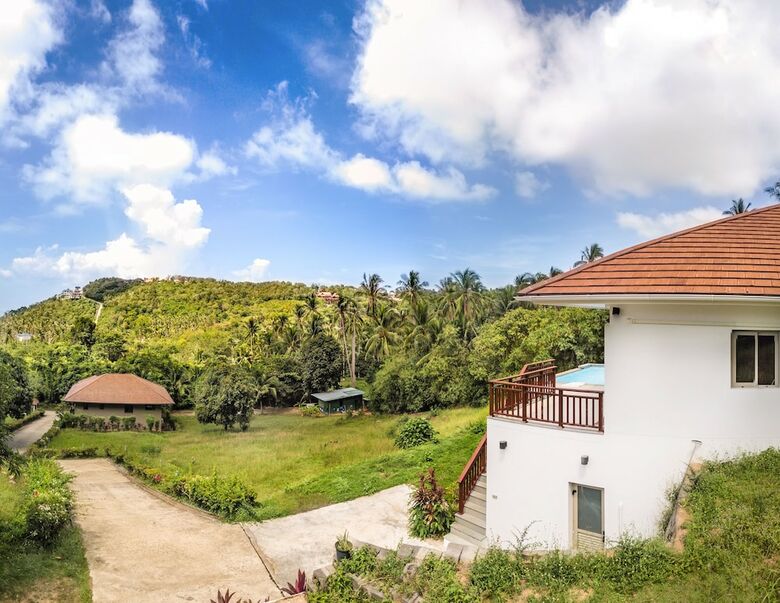 3 Bedroom Sea View Villa Mikia
