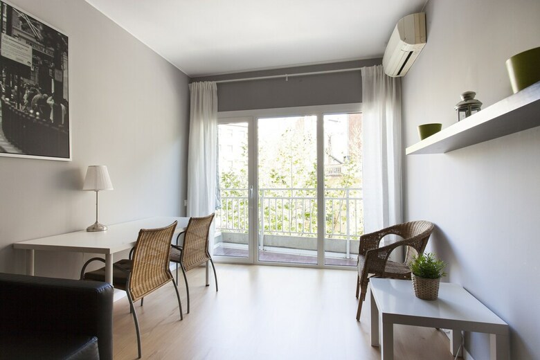 Ab Gaud� Avenue Apartment