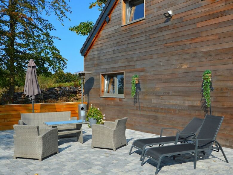 Cozy Holiday Home In Polleur With Jacuzzi