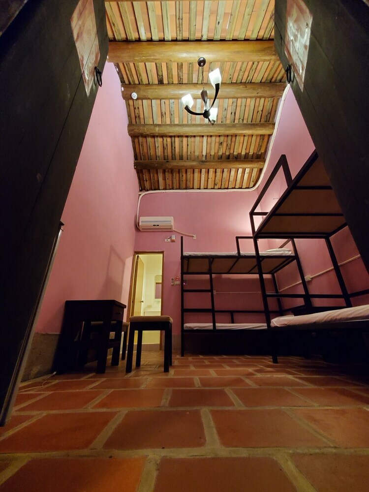 Hostal Take A Break B&B