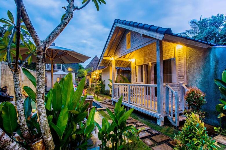 Hotel The Syron Huts