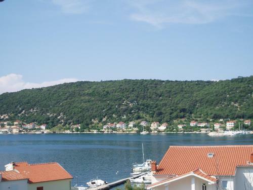 Hostal Guesthouse Tariba