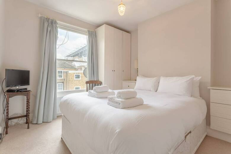 Charming Two Bedroom Home In West London