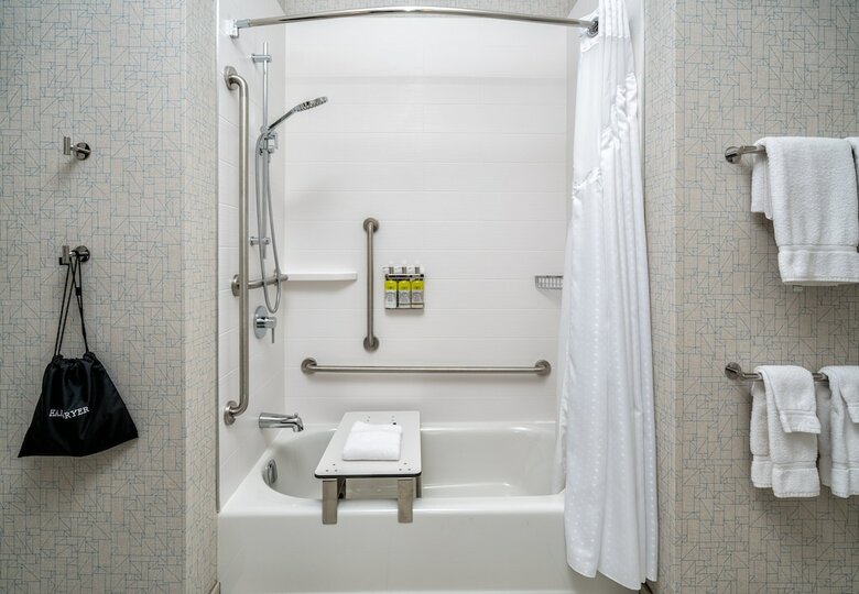 Hotel Holiday Inn Express & Suites Brandon